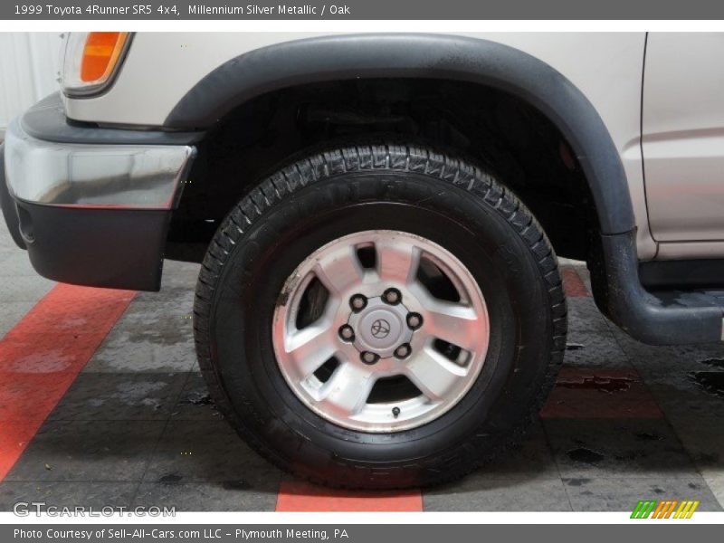 Millennium Silver Metallic / Oak 1999 Toyota 4Runner SR5 4x4