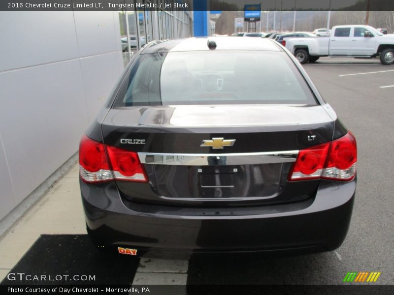 Tungsten Metallic / Jet Black 2016 Chevrolet Cruze Limited LT