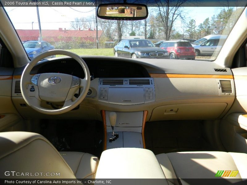 Cassis Red Pearl / Ivory 2006 Toyota Avalon XLS