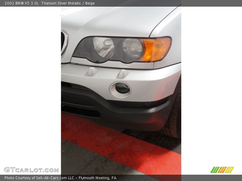 Titanium Silver Metallic / Beige 2001 BMW X5 3.0i