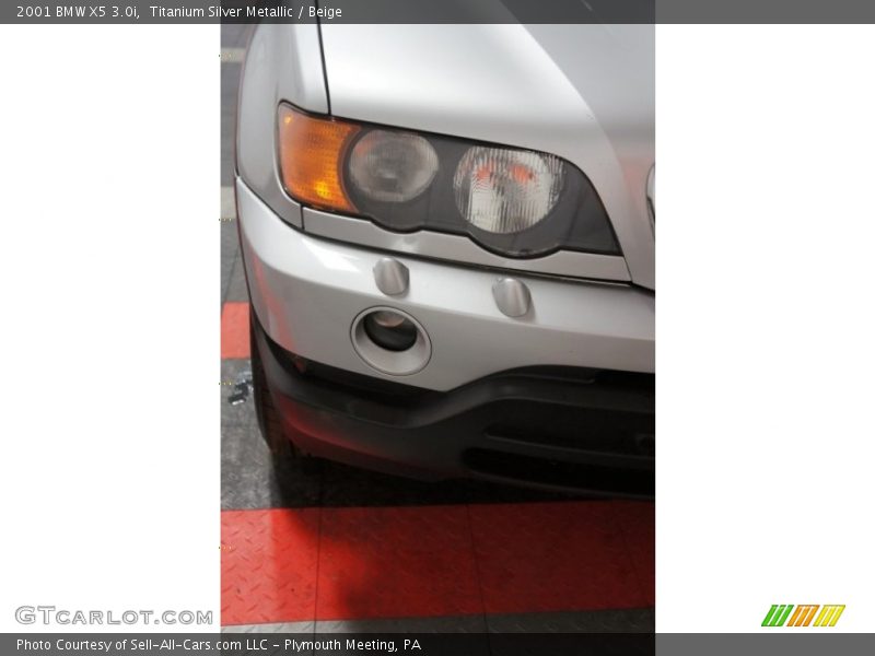 Titanium Silver Metallic / Beige 2001 BMW X5 3.0i