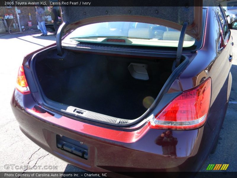 Cassis Red Pearl / Ivory 2006 Toyota Avalon XLS
