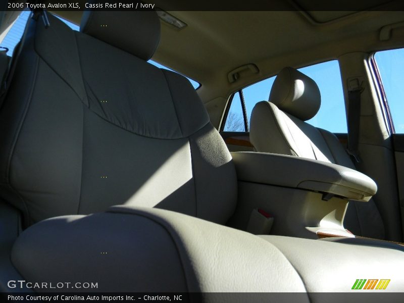 Cassis Red Pearl / Ivory 2006 Toyota Avalon XLS