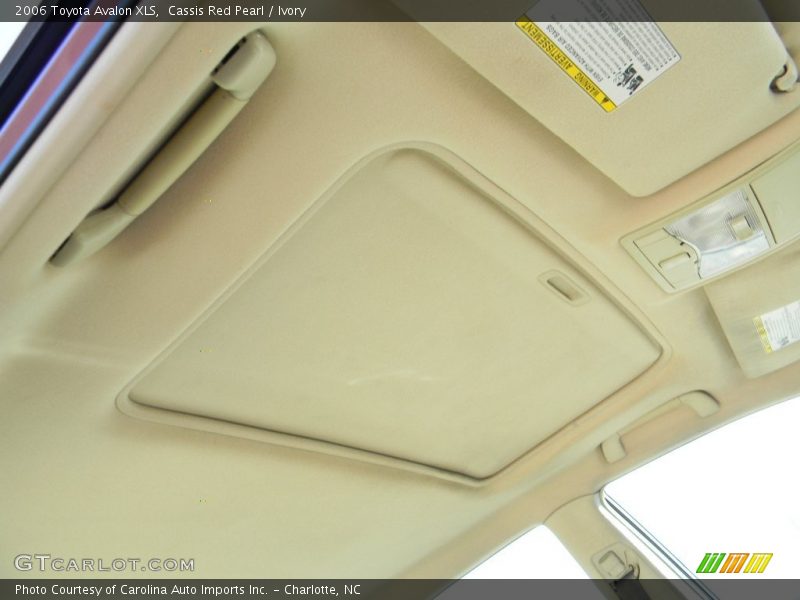Cassis Red Pearl / Ivory 2006 Toyota Avalon XLS