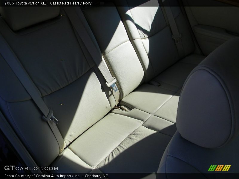 Cassis Red Pearl / Ivory 2006 Toyota Avalon XLS