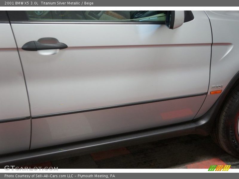 Titanium Silver Metallic / Beige 2001 BMW X5 3.0i