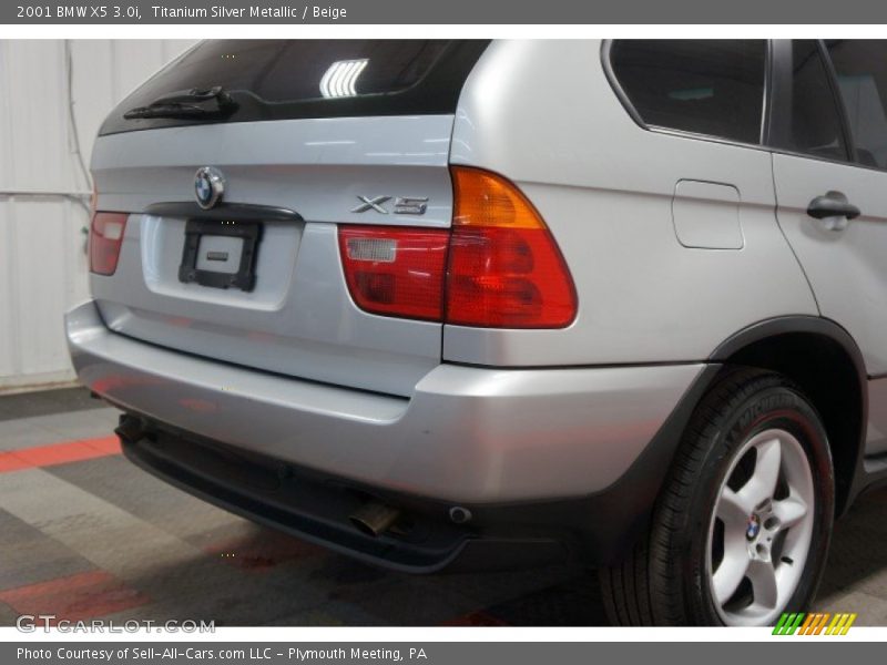 Titanium Silver Metallic / Beige 2001 BMW X5 3.0i