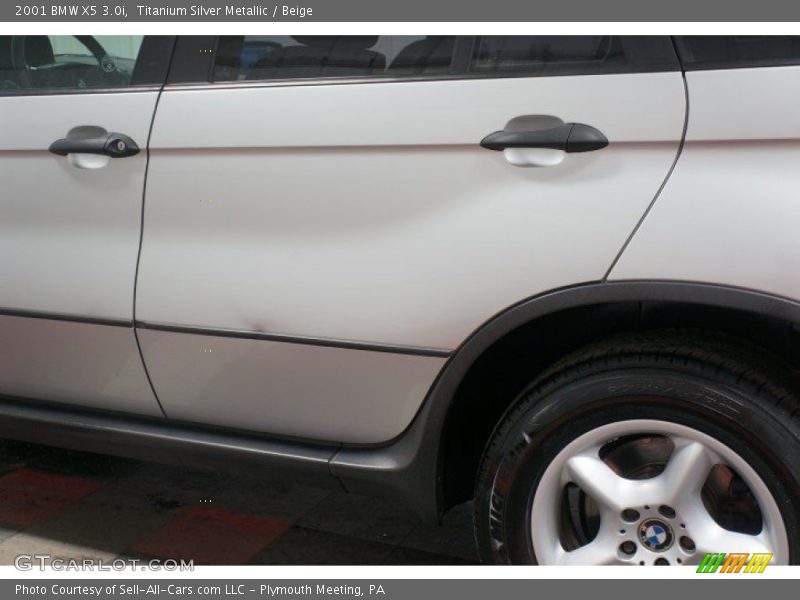 Titanium Silver Metallic / Beige 2001 BMW X5 3.0i