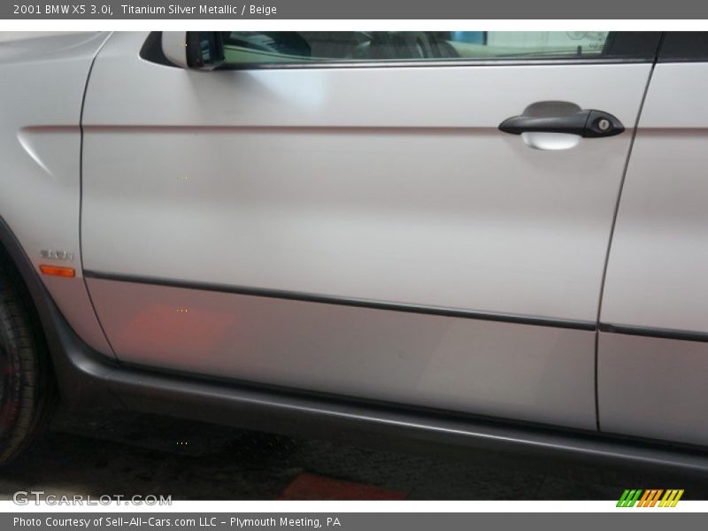 Titanium Silver Metallic / Beige 2001 BMW X5 3.0i