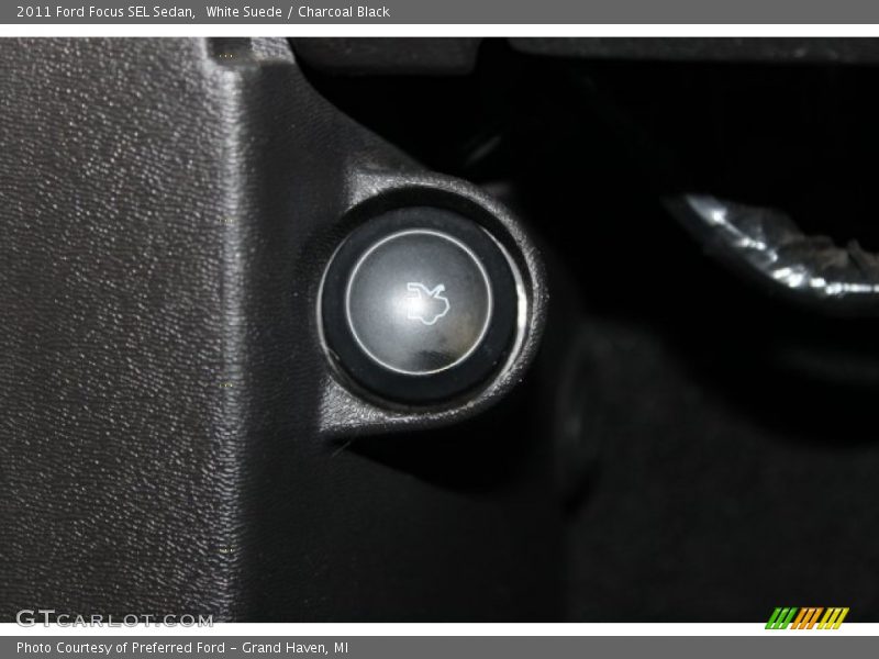 White Suede / Charcoal Black 2011 Ford Focus SEL Sedan