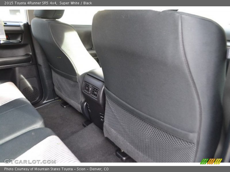 Super White / Black 2015 Toyota 4Runner SR5 4x4