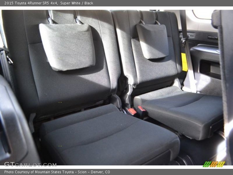 Super White / Black 2015 Toyota 4Runner SR5 4x4