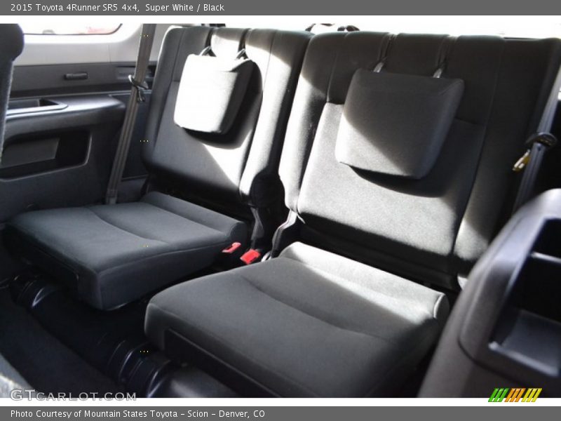 Super White / Black 2015 Toyota 4Runner SR5 4x4
