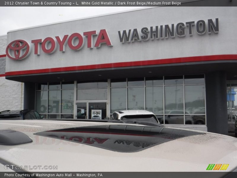 White Gold Metallic / Dark Frost Beige/Medium Frost Beige 2012 Chrysler Town & Country Touring - L