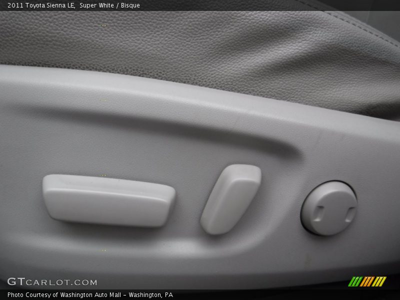 Super White / Bisque 2011 Toyota Sienna LE