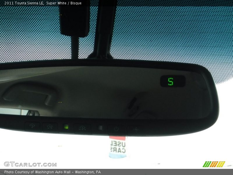 Super White / Bisque 2011 Toyota Sienna LE