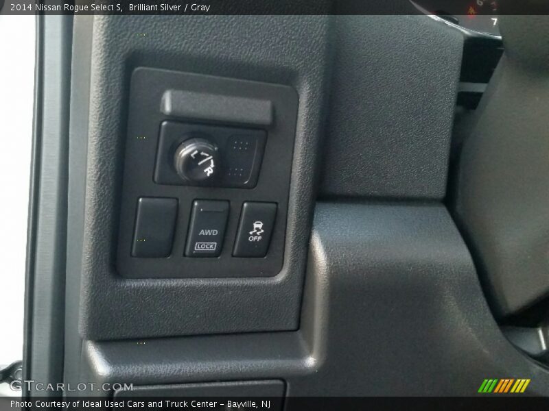 Brilliant Silver / Gray 2014 Nissan Rogue Select S