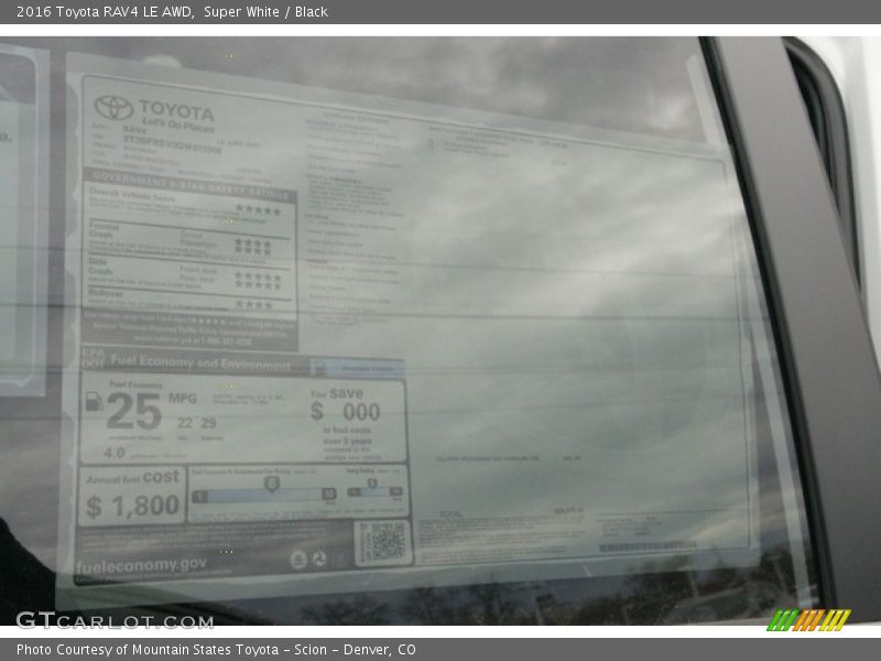 Super White / Black 2016 Toyota RAV4 LE AWD