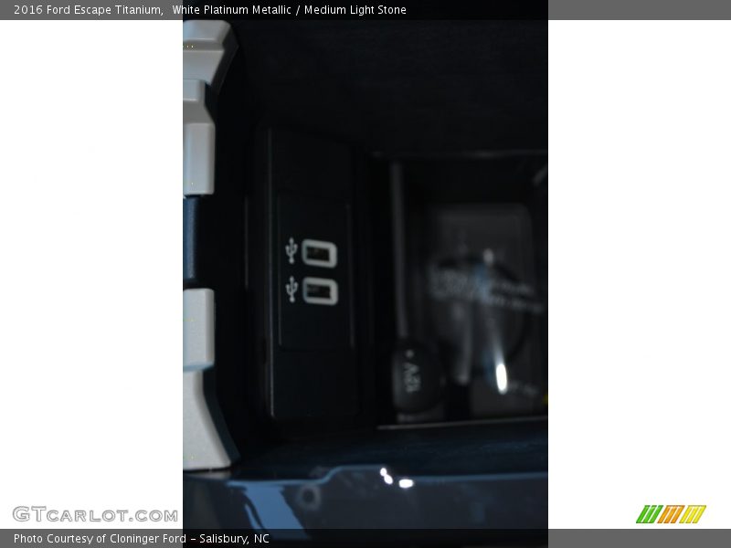 White Platinum Metallic / Medium Light Stone 2016 Ford Escape Titanium