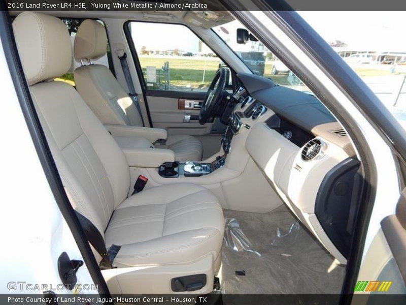 Yulong White Metallic / Almond/Arabica 2016 Land Rover LR4 HSE