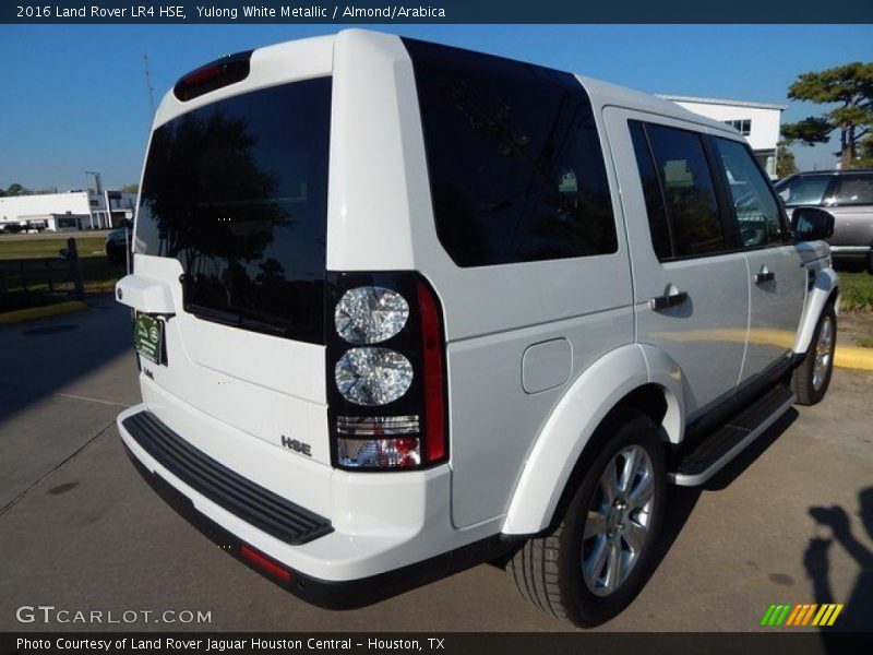 Yulong White Metallic / Almond/Arabica 2016 Land Rover LR4 HSE