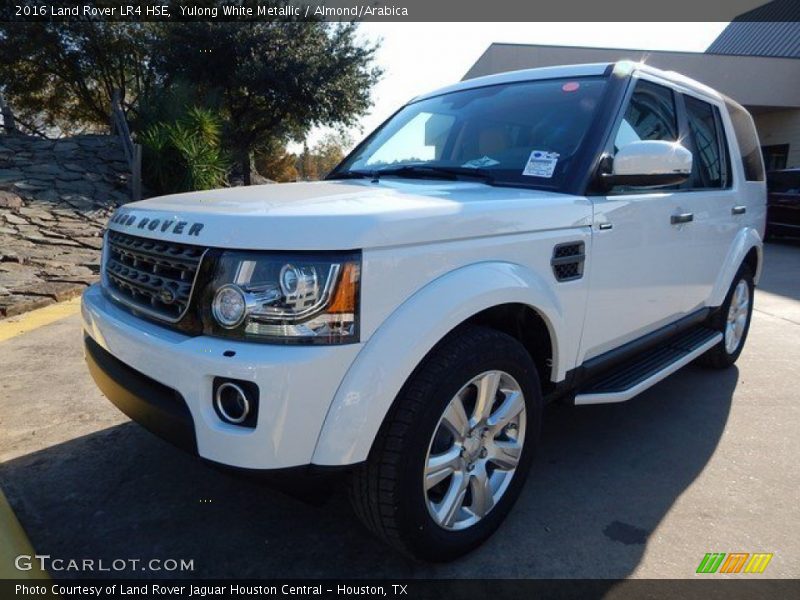 Yulong White Metallic / Almond/Arabica 2016 Land Rover LR4 HSE