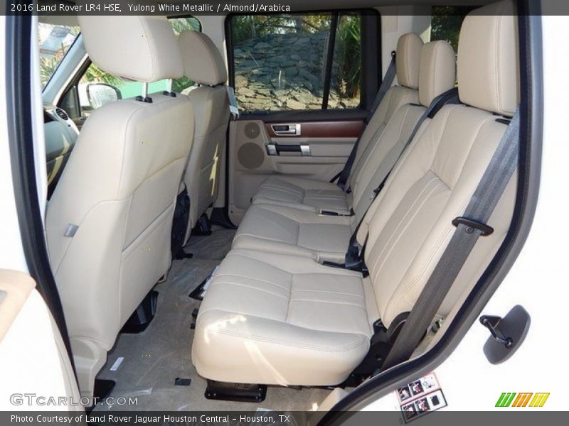 Yulong White Metallic / Almond/Arabica 2016 Land Rover LR4 HSE