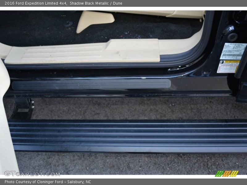 Shadow Black Metallic / Dune 2016 Ford Expedition Limited 4x4