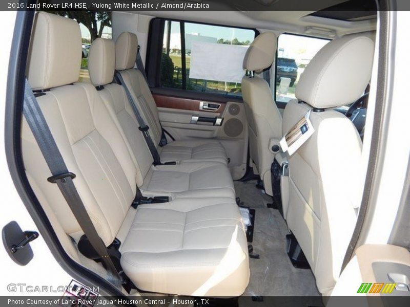 Yulong White Metallic / Almond/Arabica 2016 Land Rover LR4 HSE