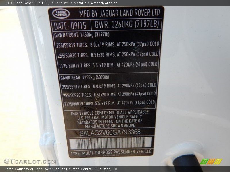 Yulong White Metallic / Almond/Arabica 2016 Land Rover LR4 HSE