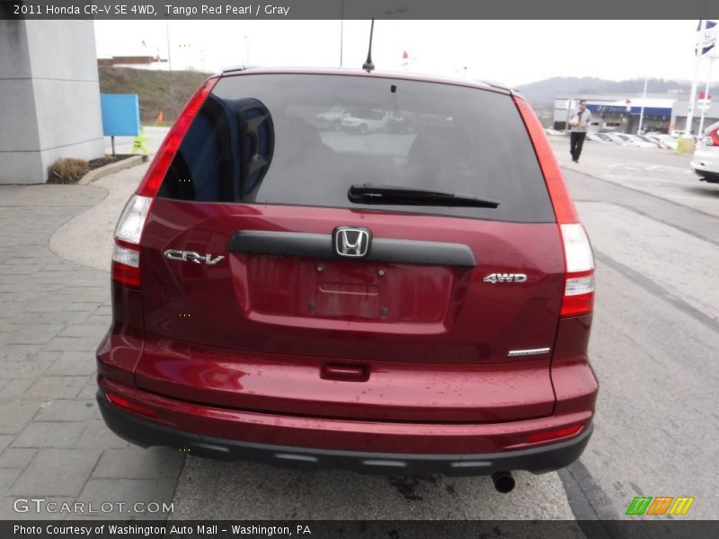 Tango Red Pearl / Gray 2011 Honda CR-V SE 4WD