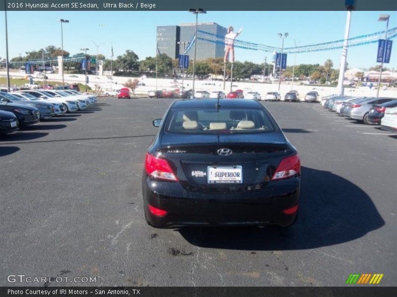 Ultra Black / Beige 2016 Hyundai Accent SE Sedan