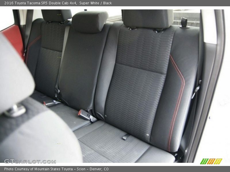 Super White / Black 2016 Toyota Tacoma SR5 Double Cab 4x4