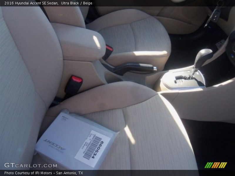 Ultra Black / Beige 2016 Hyundai Accent SE Sedan