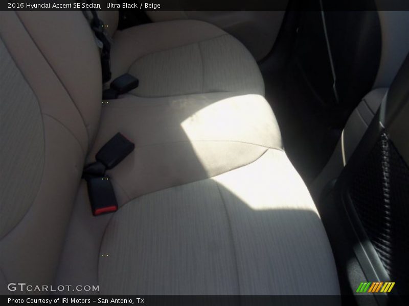 Ultra Black / Beige 2016 Hyundai Accent SE Sedan