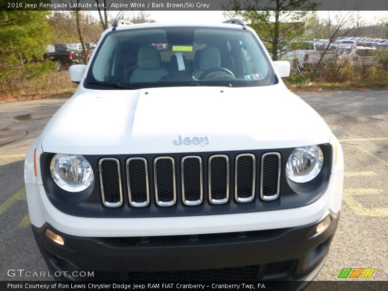 Alpine White / Bark Brown/Ski Grey 2016 Jeep Renegade Latitude 4x4