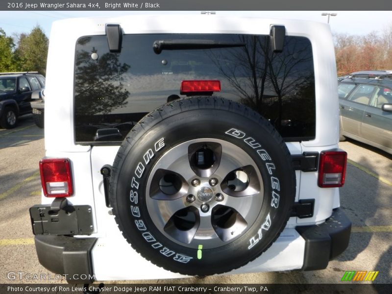 Bright White / Black 2016 Jeep Wrangler Sahara 4x4