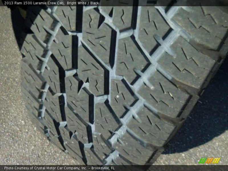 Bright White / Black 2013 Ram 1500 Laramie Crew Cab