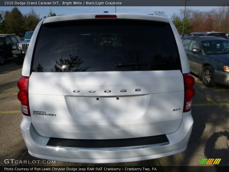 Bright White / Black/Light Graystone 2016 Dodge Grand Caravan SXT