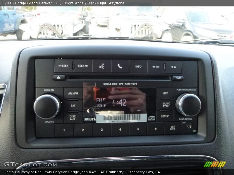 Bright White / Black/Light Graystone 2016 Dodge Grand Caravan SXT