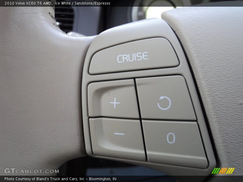 Ice White / Sandstone/Espresso 2010 Volvo XC60 T6 AWD