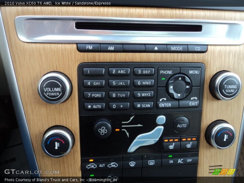 Ice White / Sandstone/Espresso 2010 Volvo XC60 T6 AWD