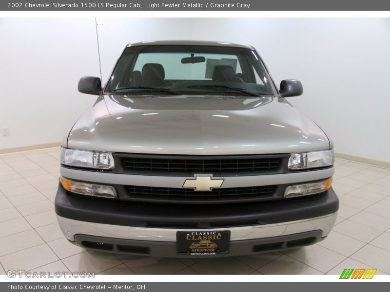 Light Pewter Metallic / Graphite Gray 2002 Chevrolet Silverado 1500 LS Regular Cab