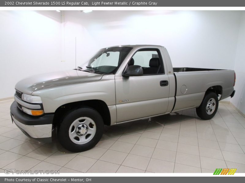 Light Pewter Metallic / Graphite Gray 2002 Chevrolet Silverado 1500 LS Regular Cab