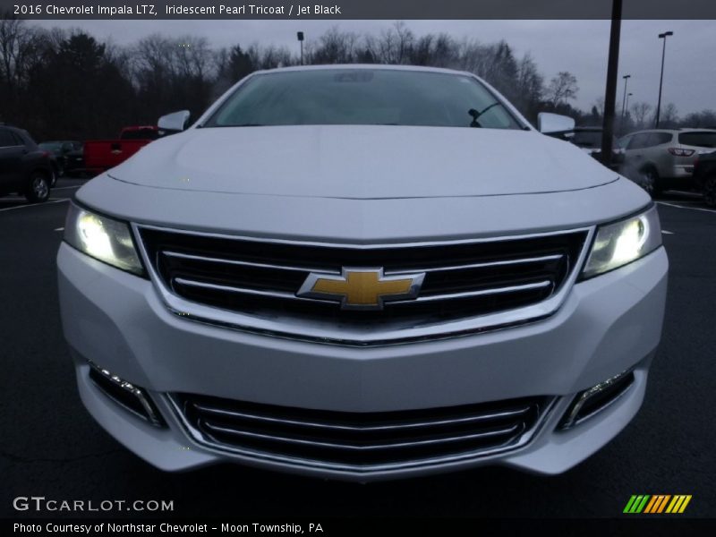 Iridescent Pearl Tricoat / Jet Black 2016 Chevrolet Impala LTZ