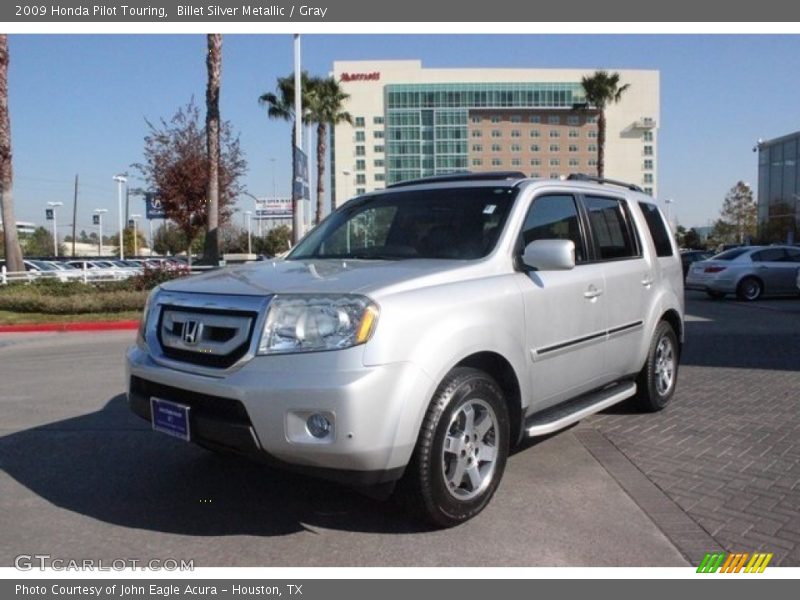 Front 3/4 View of 2009 Pilot Touring