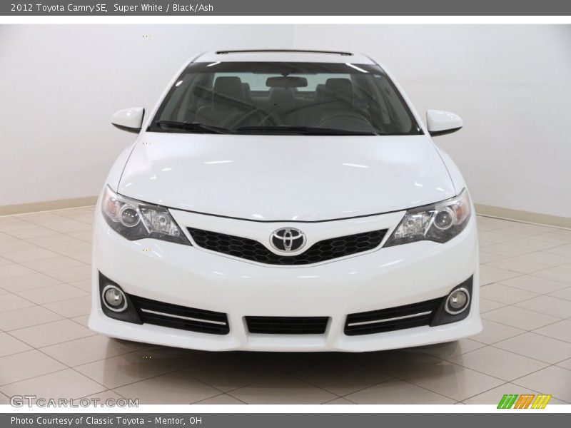 Super White / Black/Ash 2012 Toyota Camry SE