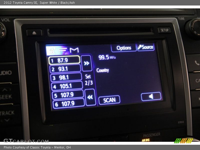 Super White / Black/Ash 2012 Toyota Camry SE