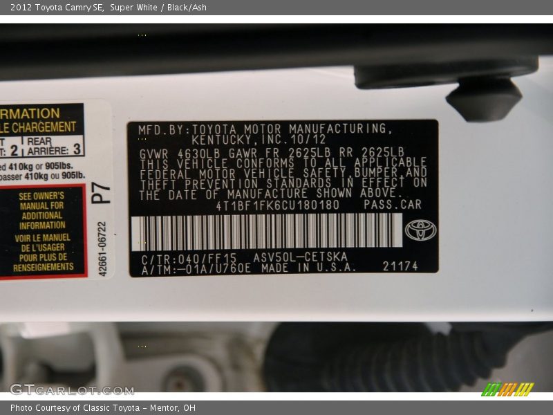 Super White / Black/Ash 2012 Toyota Camry SE