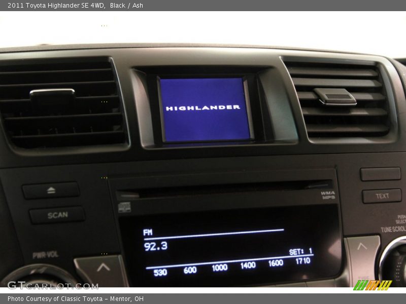 Black / Ash 2011 Toyota Highlander SE 4WD